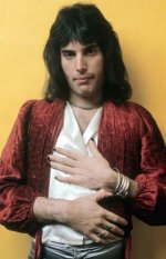 freddie-mercury-1970s-3.jpg