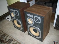 532503-vintage_jvc_sk700_three_way_bass_reflex_speakers.jpg